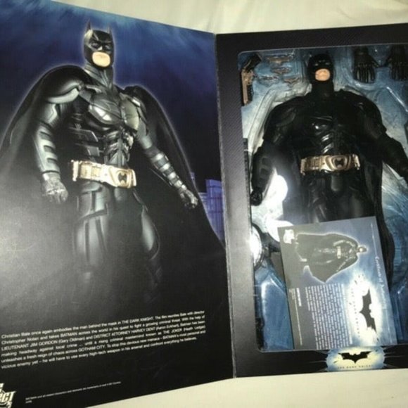 Batman 1/6 Scale Deluxe Collector Figure-The Dark Knight - Picture 3 of 11